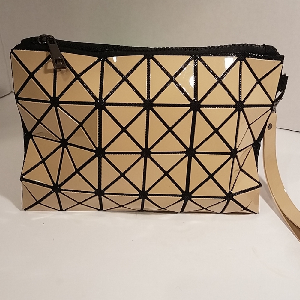 Ying Sai Hua Geometric Wrislet Nude - Picture 1 of 7